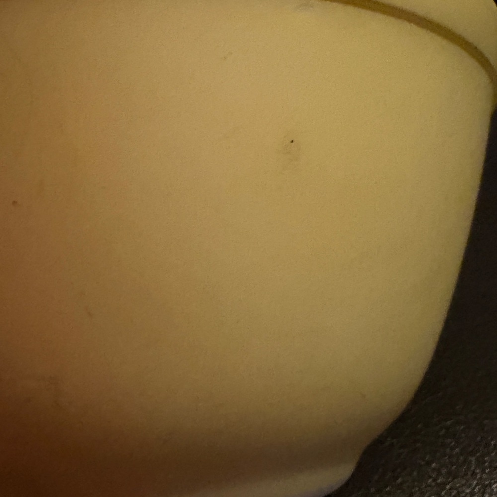 Vintage Pyrex Primary Yellow mixing bowl. - Picture 5 of 5